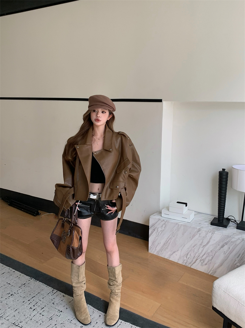 Real shot of Medela Heavy Industry Rivet Motorcycle Leather Jacket Cool Short Jacket Top Jacket