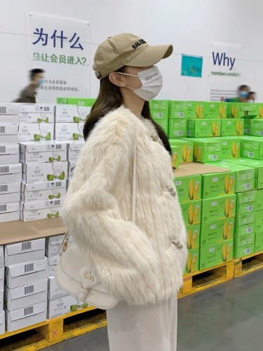 2023 winter new eco-friendly fox fur coat fur one-piece women's imitation fur horn button warm coat
