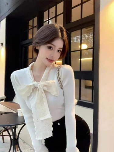 Autumn and winter Korean style sweet lace bow stitching long-sleeved tops for women spring and autumn knitted sweater tops