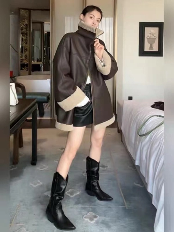Retro brown fur one-piece jacket for women in autumn and winter loose daily warm leather jacket