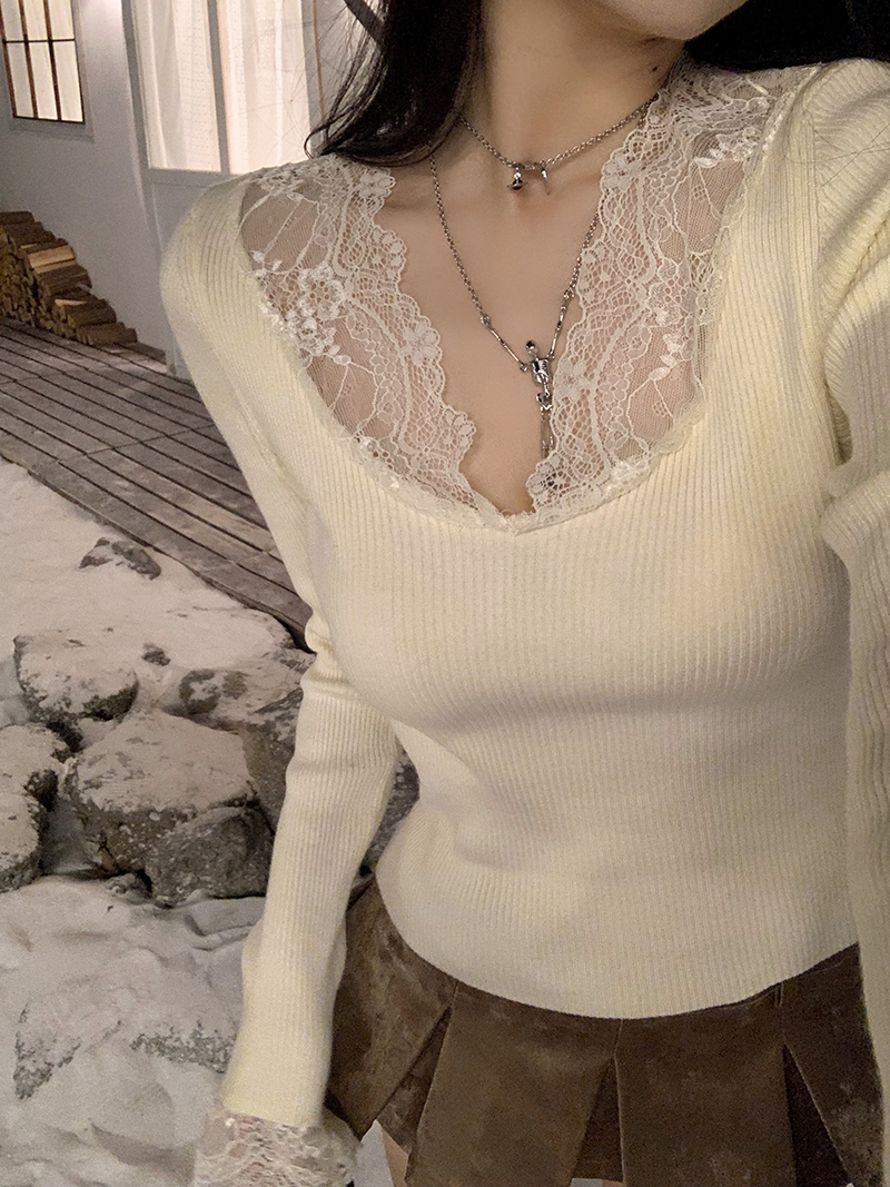 Actual shot of autumn and winter 2023 new French style lace slim fit sweater for women