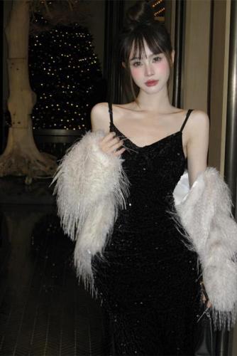 Actual shot of sexy sequined atmosphere dress, New Year's banquet festival shirt, furry cardigan