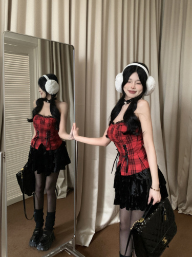 Real shot ~ hot girl lace red and black plaid tube top + cake skirt