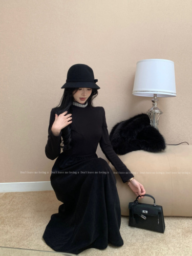 Real shot ~ Black Hepburn style dress with slim fit and temperament, paired with a long bottoming skirt