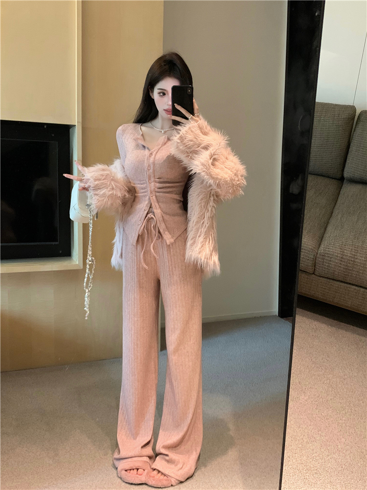 Real shot!  Soft, waxy and gentle suit, temperament, slim fit knitted top, casual pants, and fur coat for women