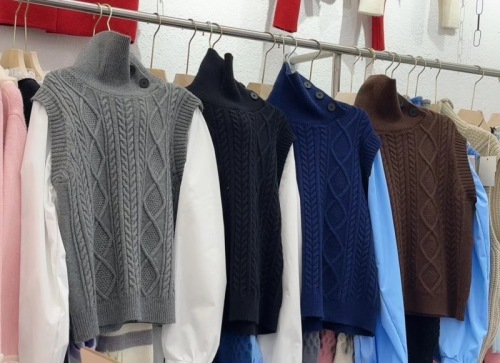 韩国春季新品简约麻花针织小众设计高领假两件套衬衫拼接毛衣背心
