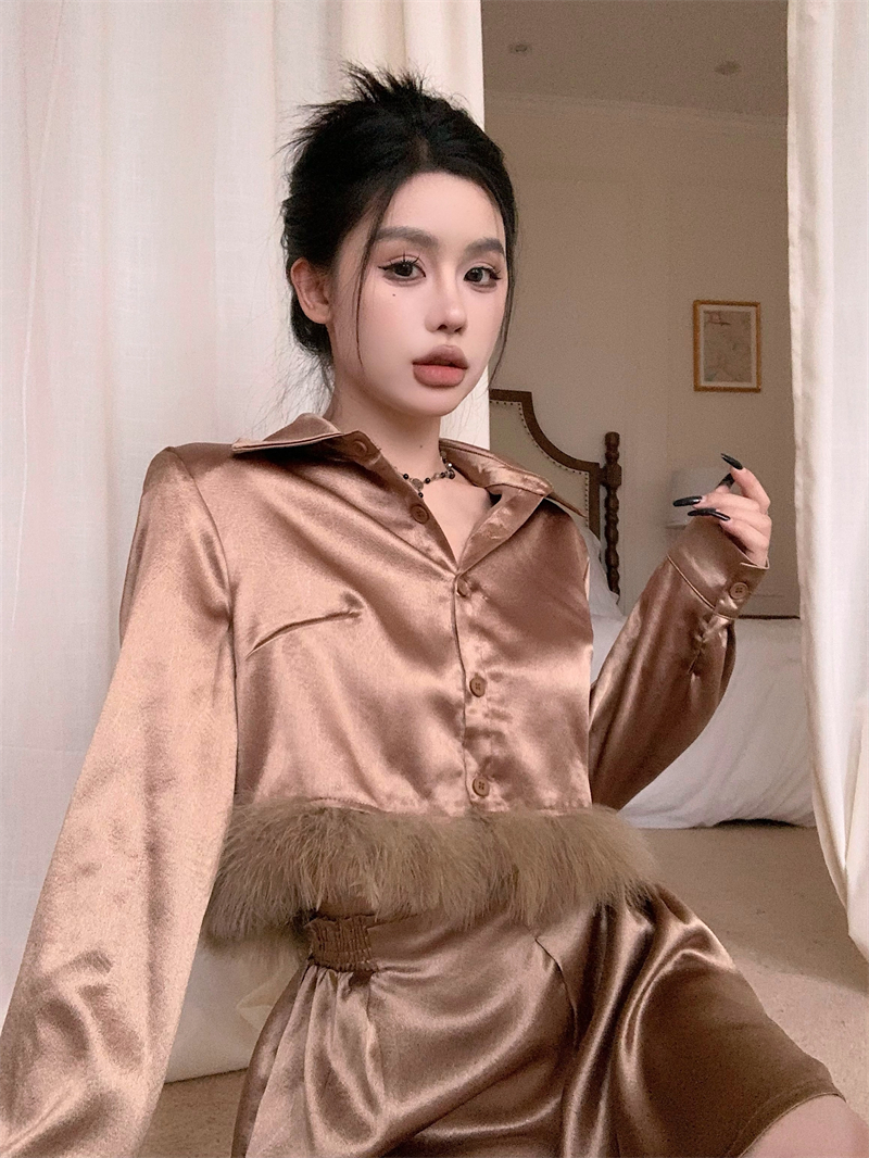 實拍~2024春韓版氣質緞面毛毛設計短款上衣+復古港風半身裙