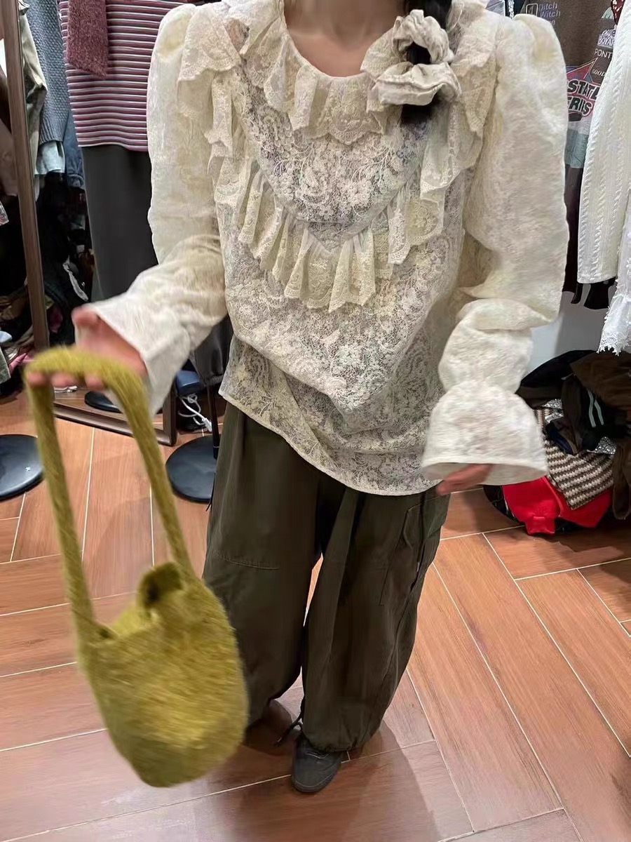 韓系純色蕾絲荷葉邊喇叭袖襯衫女2024新款高級感溫柔風顯瘦打底衫
