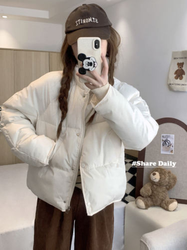 Real shot of cotton-padded jacket for women, short thickened down-padded jacket for women, Korean style sweet bread jacket, student cotton-padded jacket