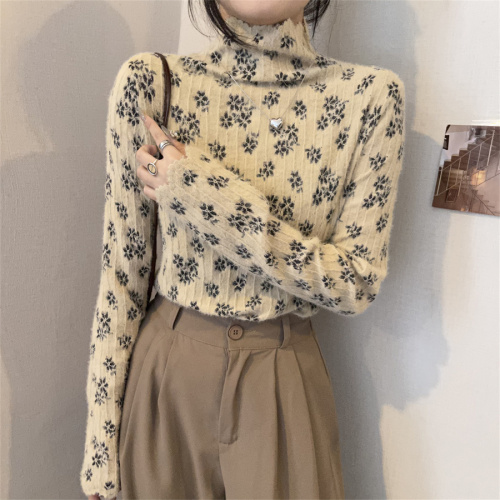 Real shot of high-neck small floral knitted bottoming shirt for women, long-sleeved inner top, sweet thickened T-shirt, trendy