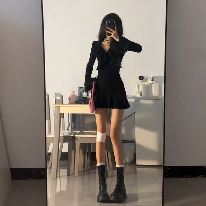 2023新款小個子黑色連衣裙子女秋冬高級感內搭打底針織短裙小黑裙