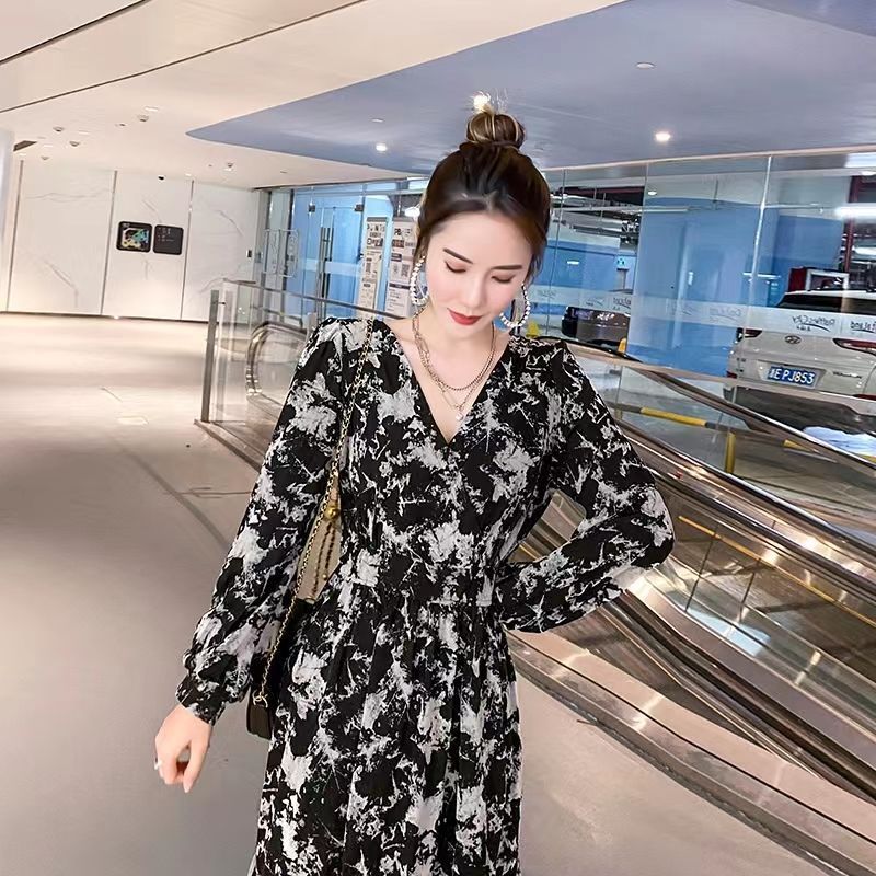 長袖連衣裙女寬鬆顯瘦秋冬碎花裙子大碼胖mm法式桔梗過膝長裙時尚