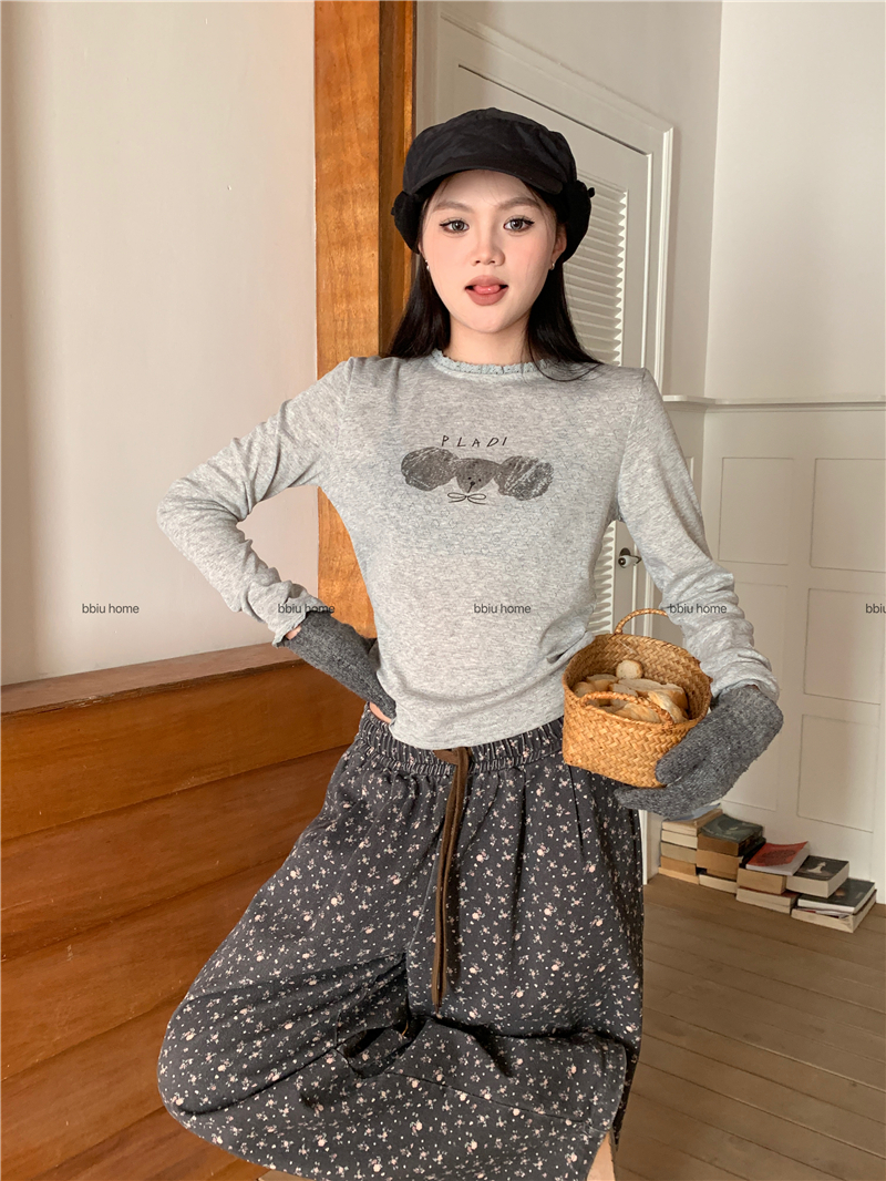 Real shot of cute puppy tee with heart-felt psychological inner T-shirt