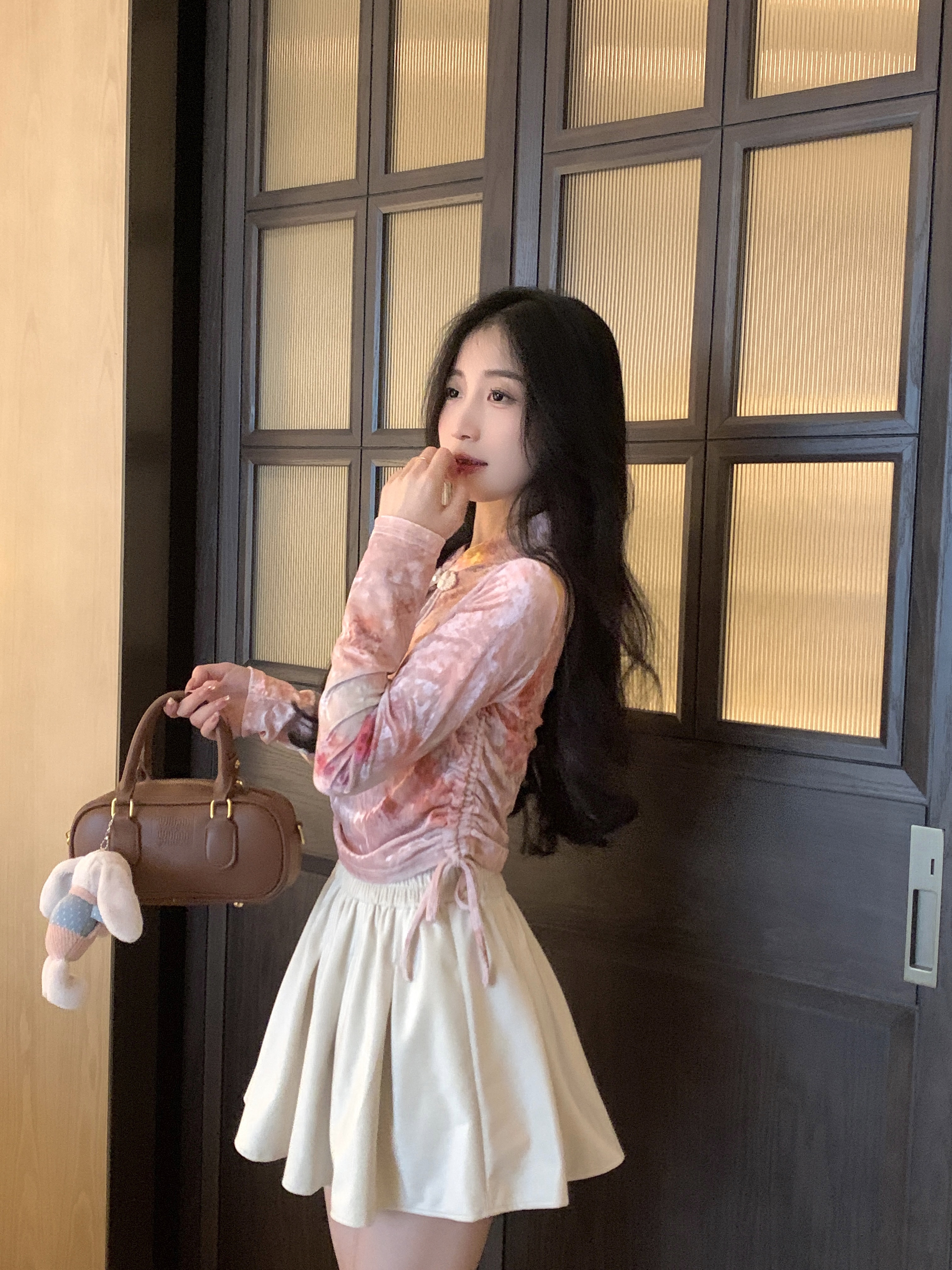 Actual shot of the new Chinese-style plate button printed velvet long-sleeved T-shirt for women with pleated slim-fitting short bottoming top