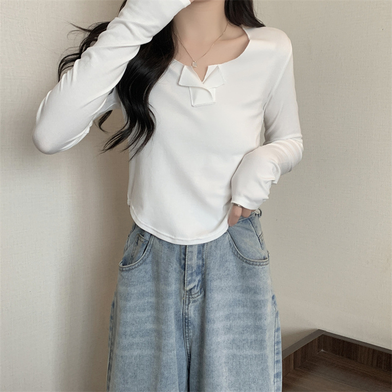 Milk silk hot girl irregular V-neck long-sleeved T-shirt for women autumn design short bottoming shirt trendy top