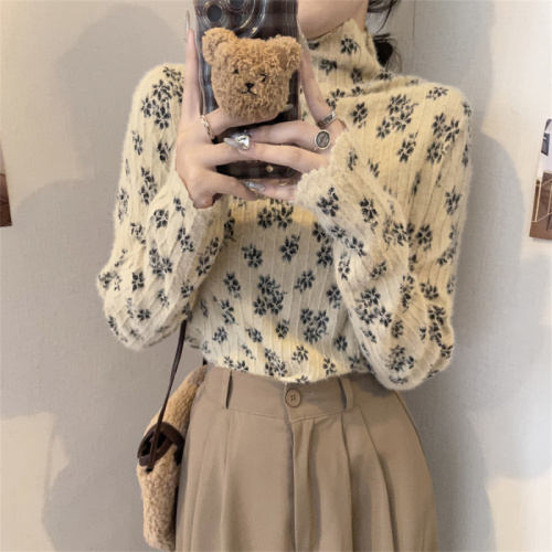 Real shot of high-neck small floral knitted bottoming shirt for women, long-sleeved inner top, sweet thickened T-shirt, trendy