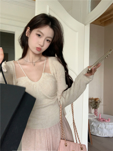 Actual shot Spring style~Pure desire sweet and spicy long-sleeved knitted top camisole knitted short suit