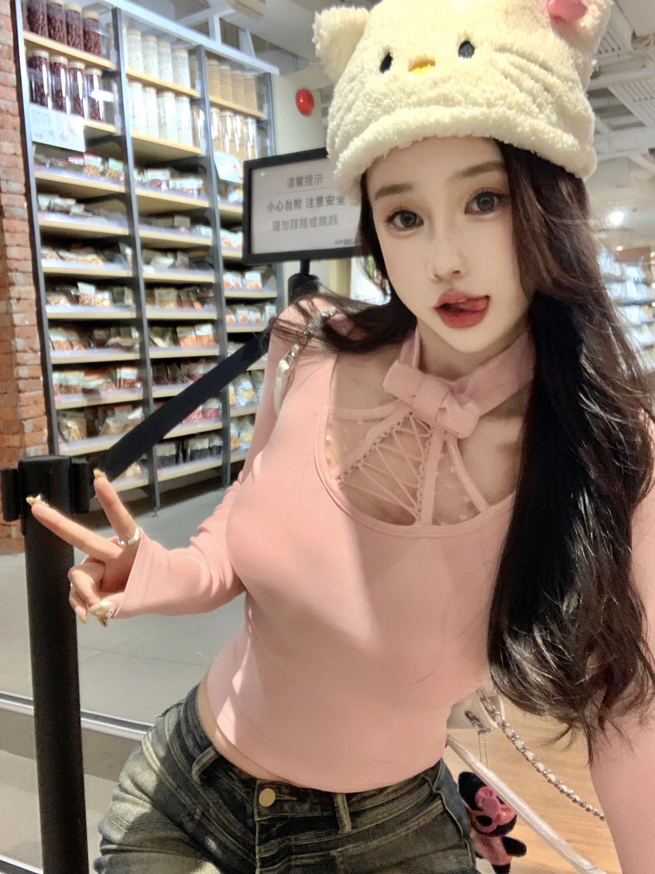 Actual shot of pink spliced ​​halterneck long-sleeved T-shirt for women in autumn and winter, waist slimming inner layering shirt top