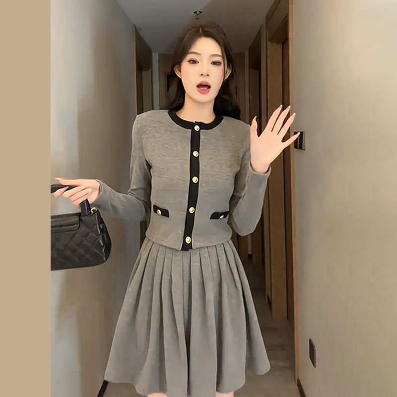2023 new petite fragrant gray knitted dress women's autumn and winter sweater with two-piece suit skirt