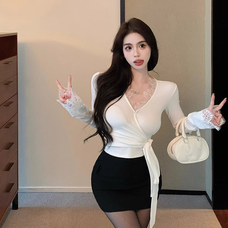 Lace splicing strap long-sleeved T-shirt women's spring and autumn sexy bottoming shirt pure desire short inner top