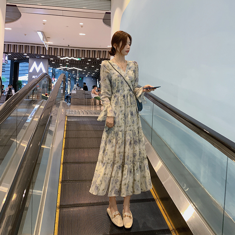 Purple floral dress 2023 spring new French hot mom chiffon sequined slimming temperament cake skirt