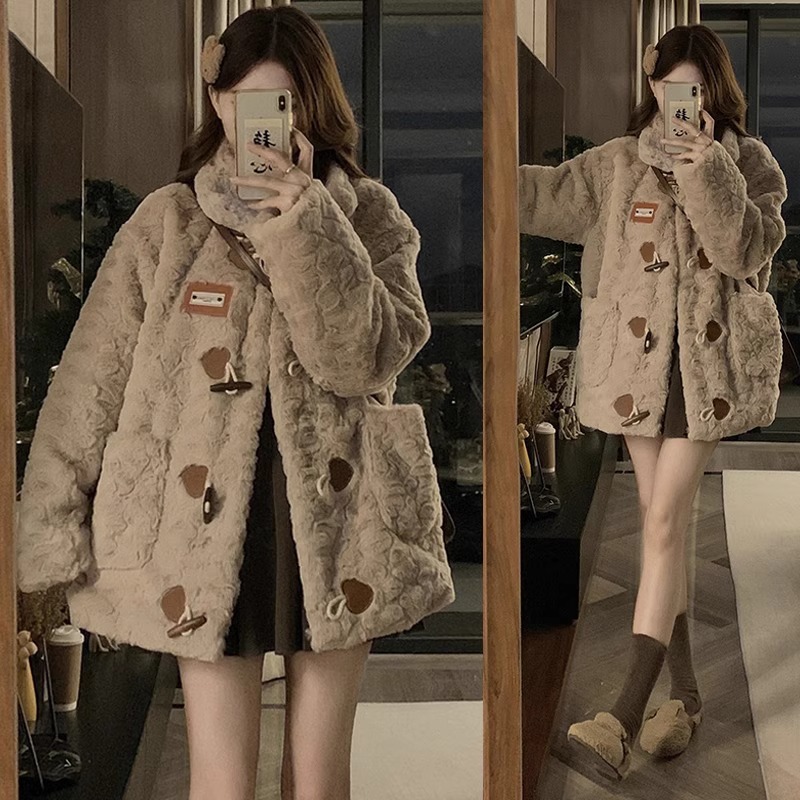 Thick velvet horn button plush lamb wool coat for women winter warm fur Maillard wear top winter style