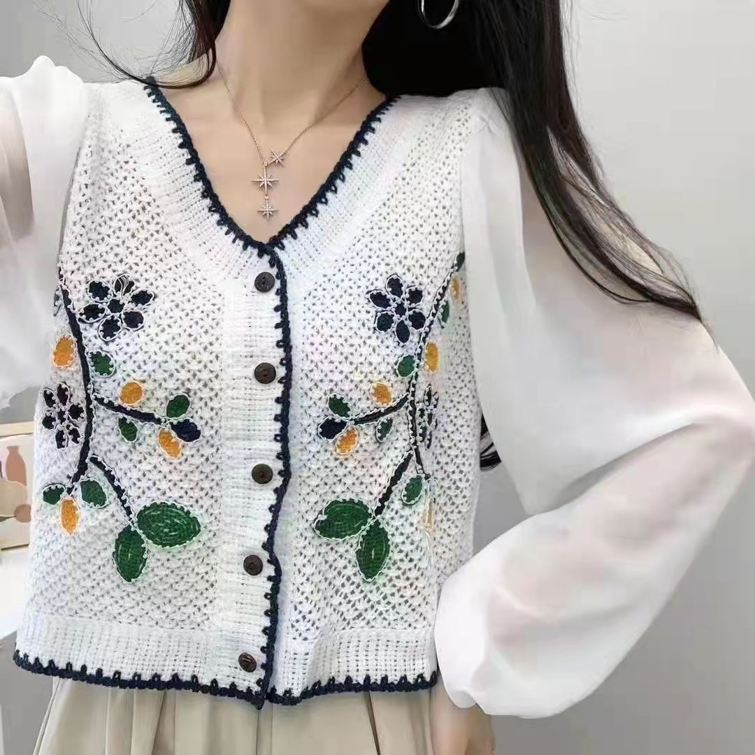 法式針織花朵刺繡v領喇叭袖顯瘦百搭開衫上衣