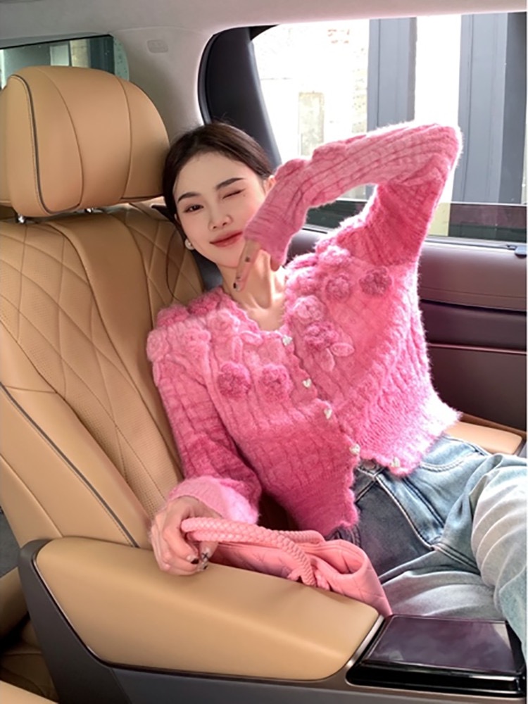 Three-dimensional flower pink knitted cardigan women's winter wear tea style sweater jacket this year's popular niche top trend