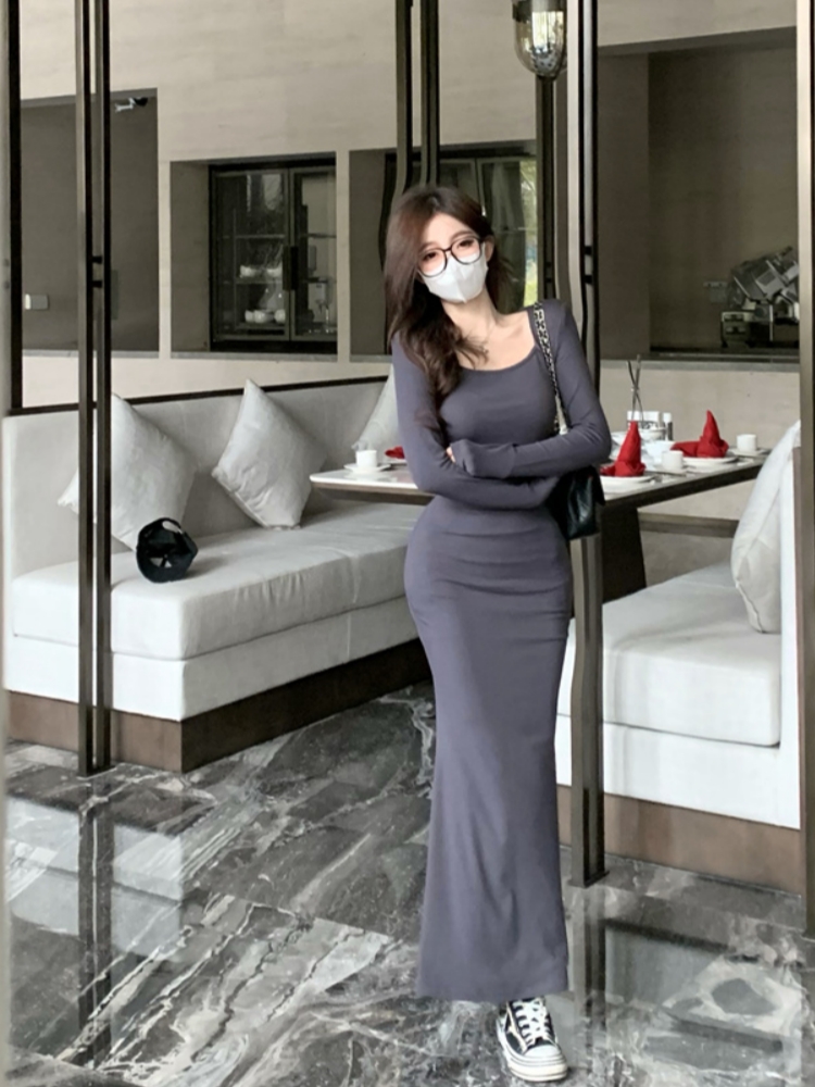 Actual shot of the new autumn and winter pure lust style sexy pleated waist-hugging dress