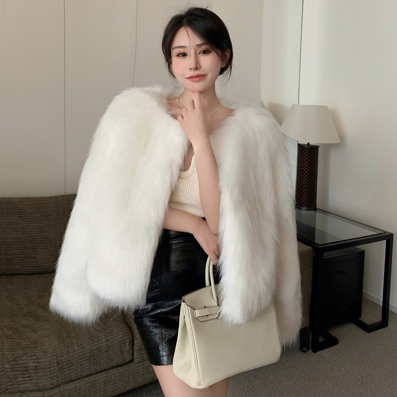 Actual shot of 2023 winter new style fox fur young fur coat for women light luxury short imitation fur coat