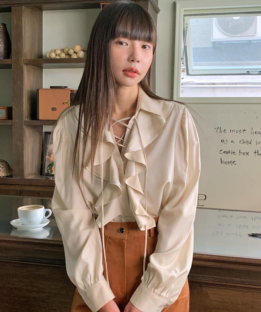 INS Korea Dongdaemun!  Designed palace-style French retro ruffled long-sleeved shirt