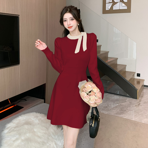 Temperament small knitted dress women's autumn and winter new style waist slimming New Year's wear Hepburn style A-line skirt trend