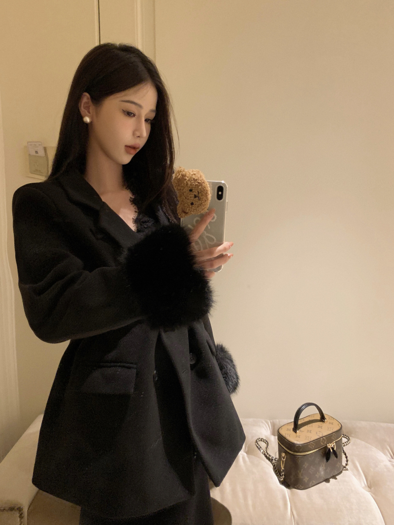 實拍 黑色V領蕾絲長袖魚尾連衣裙女秋冬收腰修身氣質包臀長裙