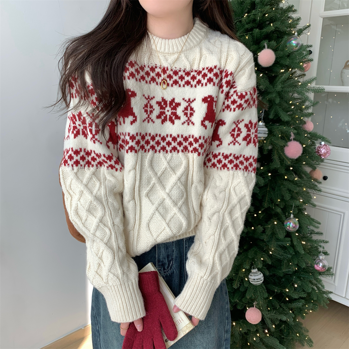 Actual shot of autumn and winter Korean style round neck loose twist Christmas elk inner with arctic velvet knitted sweater for women