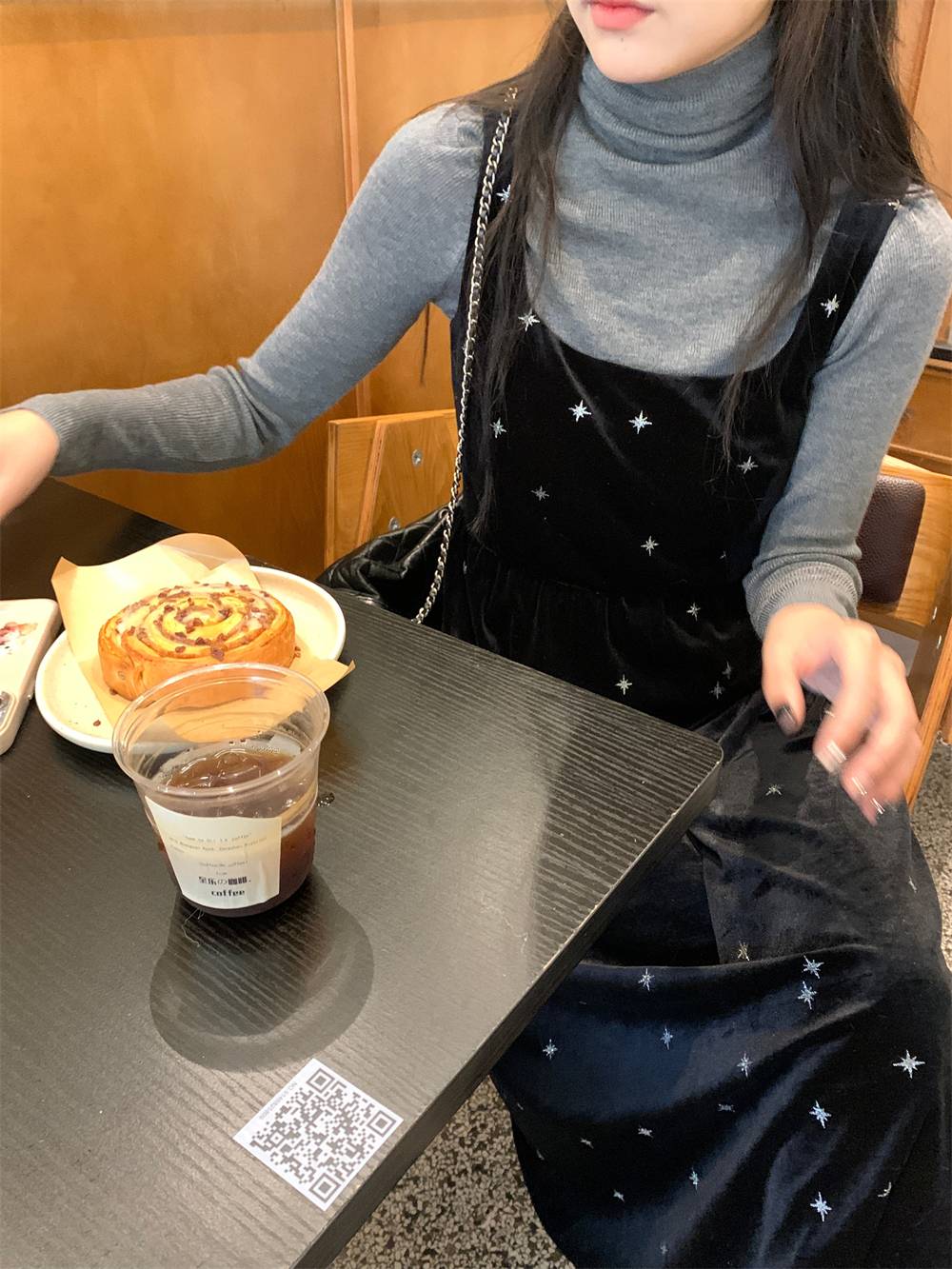 實拍韓版氣質溫柔星星鑽絲絨吊帶連衣裙灰色高領針織打底衫兩件套