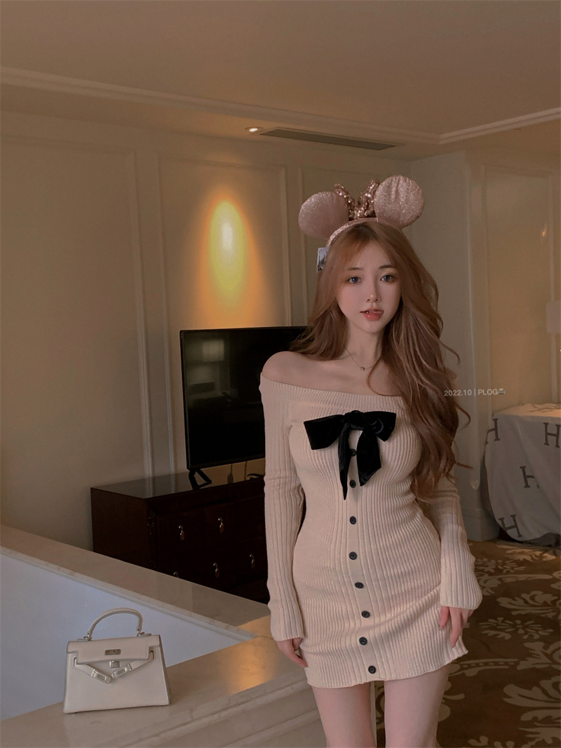 Actual shot of Autumn and Winter pure desire one-shoulder bow design knitted slim-fit hip-hugging dress for women
