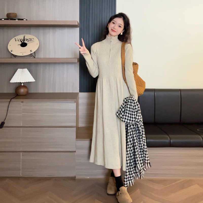 Autumn and winter high-end coat with black knitted dress for women 2023 new bottoming sweater dress
