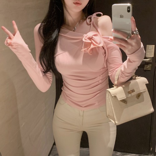 Real shot of pure lust sexy and careful slanted shoulder top with three-dimensional flower design for women with long-sleeved T-shirt