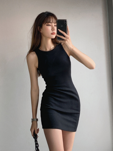 Real shot of 2024 summer new style slim sleeveless vest dress black hip skirt women's slim suspender dress