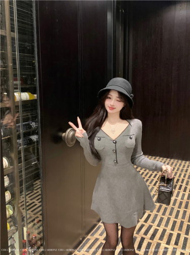 Actual shot of new winter V-neck solid color A-line skirt spliced ​​slimming long-sleeved knitted dress