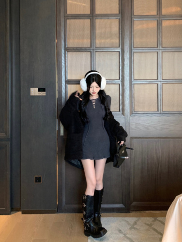 Real shot ~ black environmentally friendly lamb wool coat with one fur + gray hooded knitted dress