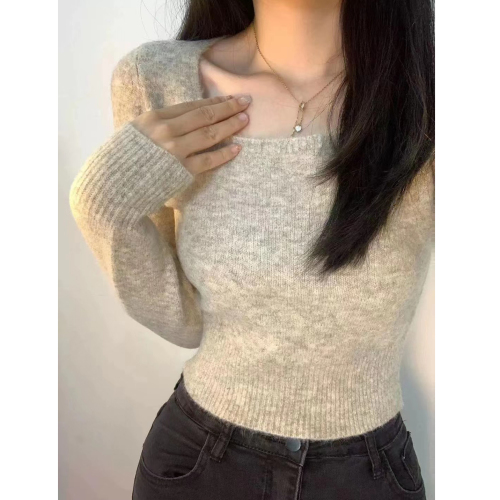 Square collar bottoming shirt for women, autumn and winter style French slim fit pullover short sweater with thickened knitted sweater