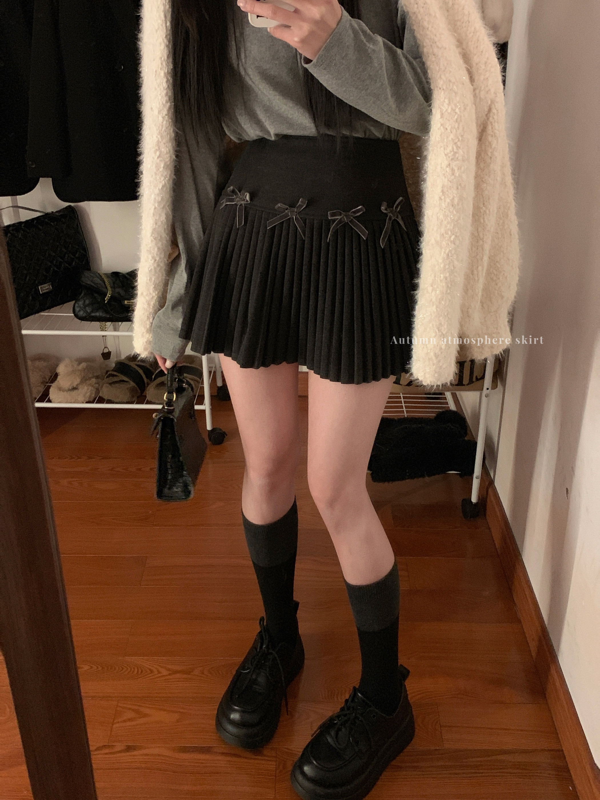 Real shot of white skirt, bow skirt, black pleated skirt, high waist slimming A-line skirt, woolen skirt
