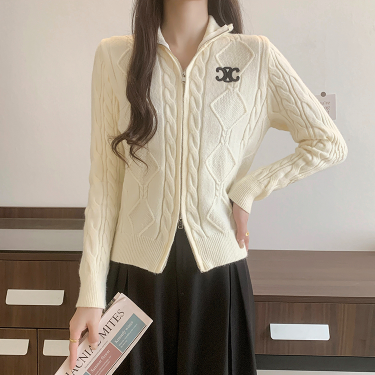 Real shot 2024 spring and autumn Korean version round neck cartoon embroidery double zipper cardigan warm knitted sweater for women