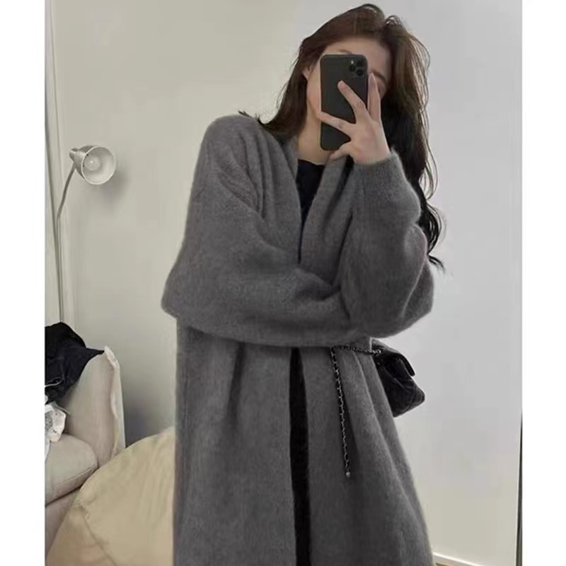 New autumn and winter Korean style lazy knee-length mid-length knitted cardigan soft, waxy and gentle solid color sweater jacket