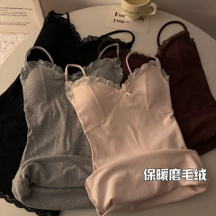 Real shot of autumn and winter plush velvet straps with breast pads and lace splicing, pure desire, slimming and hip-hugging sexy suspender dress