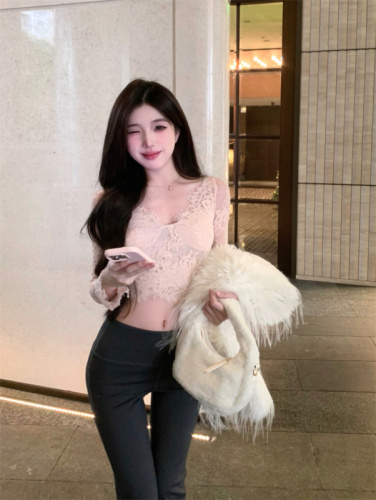 Actual shot of Chun Yu Tian Cai autumn and winter inner lace shirt for women pink slim fit versatile top