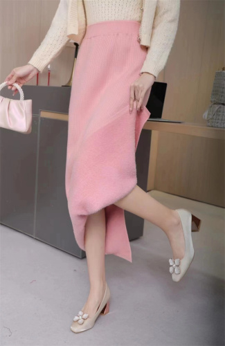 Real shot of 2023 autumn and winter one-piece velvet slit knitted skirt for women with high waist and slimming A-line wool hip-covering skirt