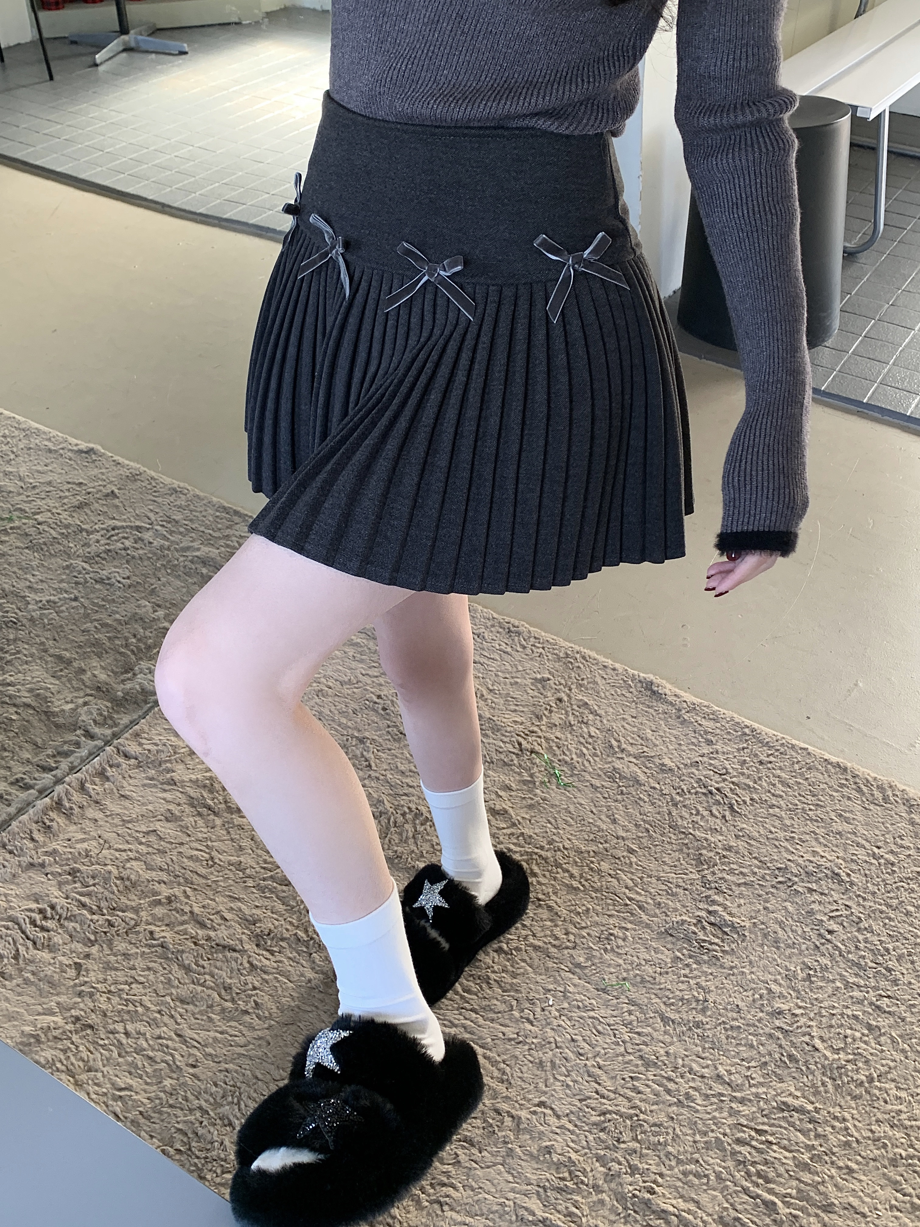 Actual shot of autumn and winter high-waisted woolen bow-knot anti-exposure skirt