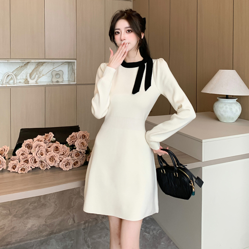 Temperament small knitted dress women's autumn and winter new style waist slimming New Year's wear Hepburn style A-line skirt trend